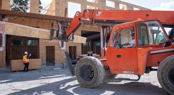 How Construction Project Managers Help Keep Ashgrove Projects on Track